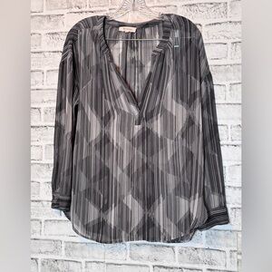 Vince Camuto Graphic Gray and Black Blouse with Mandarin‎ Collar